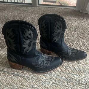 Black short cowboy boots